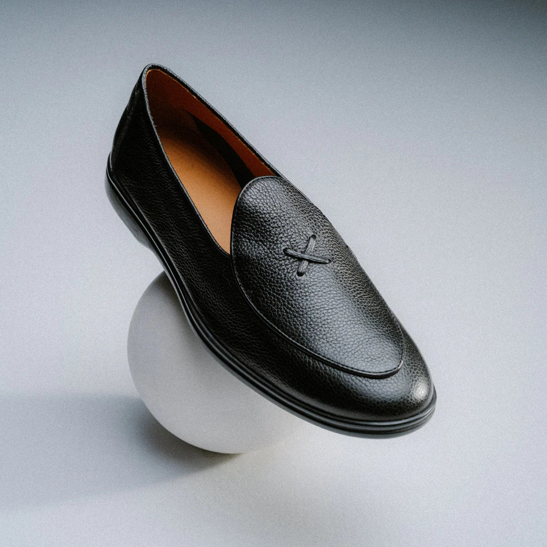 Men's Black Pebbled Leather Viaggio Loafer - Image 10