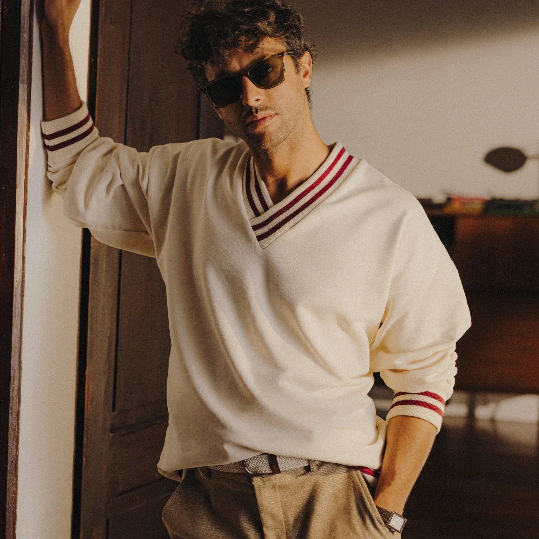 Vintage Club V-Neck Sweatshirt - Panna / Burgundy Trim - Image 2